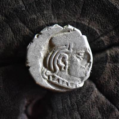 【良泉】第40期【直播场】10月16日晚19.30点开拍！225组（本场结束后外出旅游。之前预存钱币的朋友请告知，将连同本场拍品一起邮寄）  - 公元3世纪【西郡太守】西萨特拉普王朝，背三拱佛丘、星月银币，2.14克