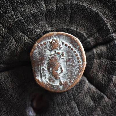 【良泉】第40期【直播场】10月16日晚19.30点开拍！225组（本场结束后外出旅游。之前预存钱币的朋友请告知，将连同本场拍品一起邮寄）  - 公元290-320年【萨珊-贵霜沙】霍米兹德一世，背【错配卑路斯】湿婆神像（不是阿胡拉·玛兹达版）铜币，2.11克