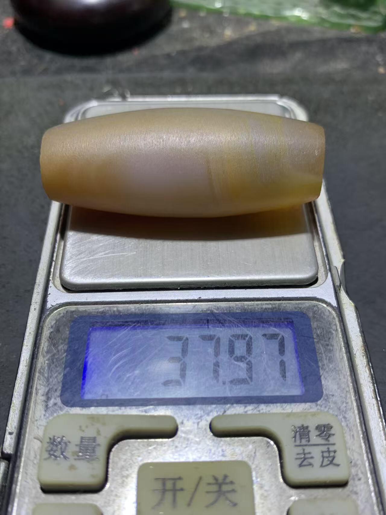 高玉化缠丝玛瑙桶珠，珠坯料一颗，
