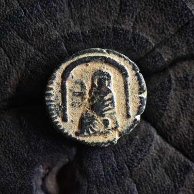 【良泉】第40期【直播场】10月16日晚19.30点开拍！225组（本场结束后外出旅游。之前预存钱币的朋友请告知，将连同本场拍品一起邮寄）  - 【美品】公元518-527年【拜占庭】查士丁一世，5努米，安条克造币厂，微型铜币，1.58克