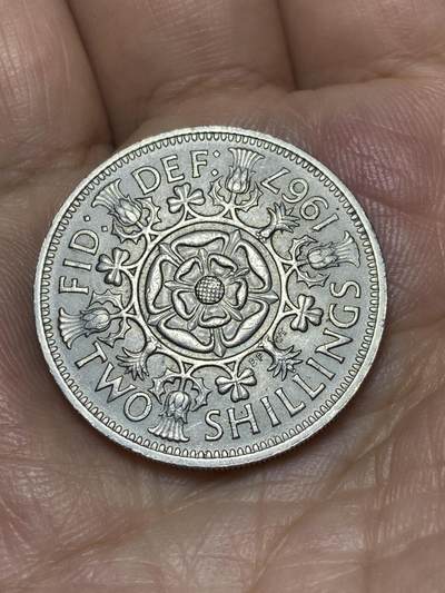 2025年第九十二场(总第一百一十八场）外国好品散币(免佣金) - 英国🇬🇧1967年2先令(伊丽莎白二世青年桂冠，第二版普制币关门年)