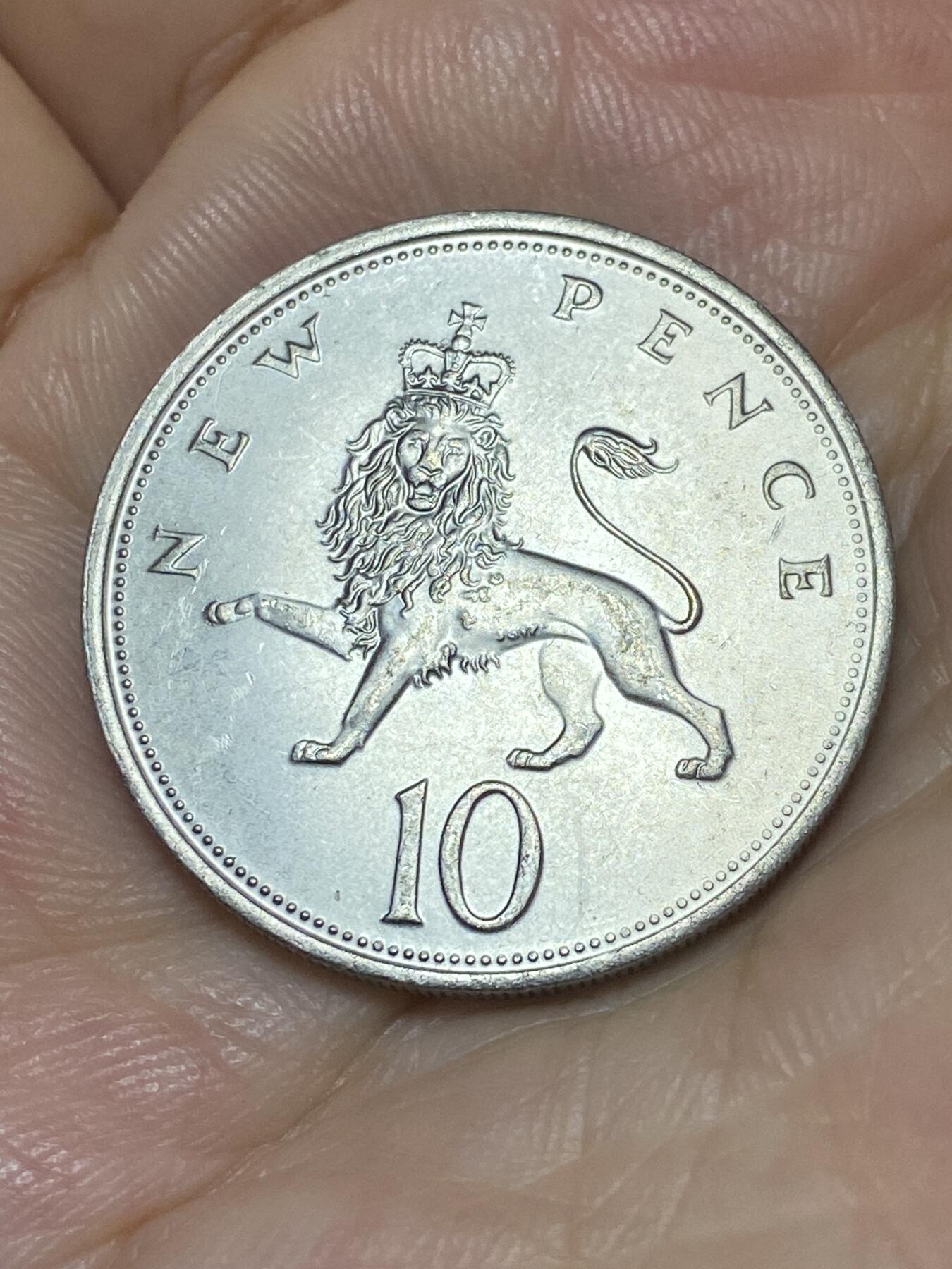2025年第九十二场(总第一百一十八场）外国好品散币(免佣金) 英国🇬🇧1973年10新便士(伊丽莎白二世中年花冠，十进制第一版)