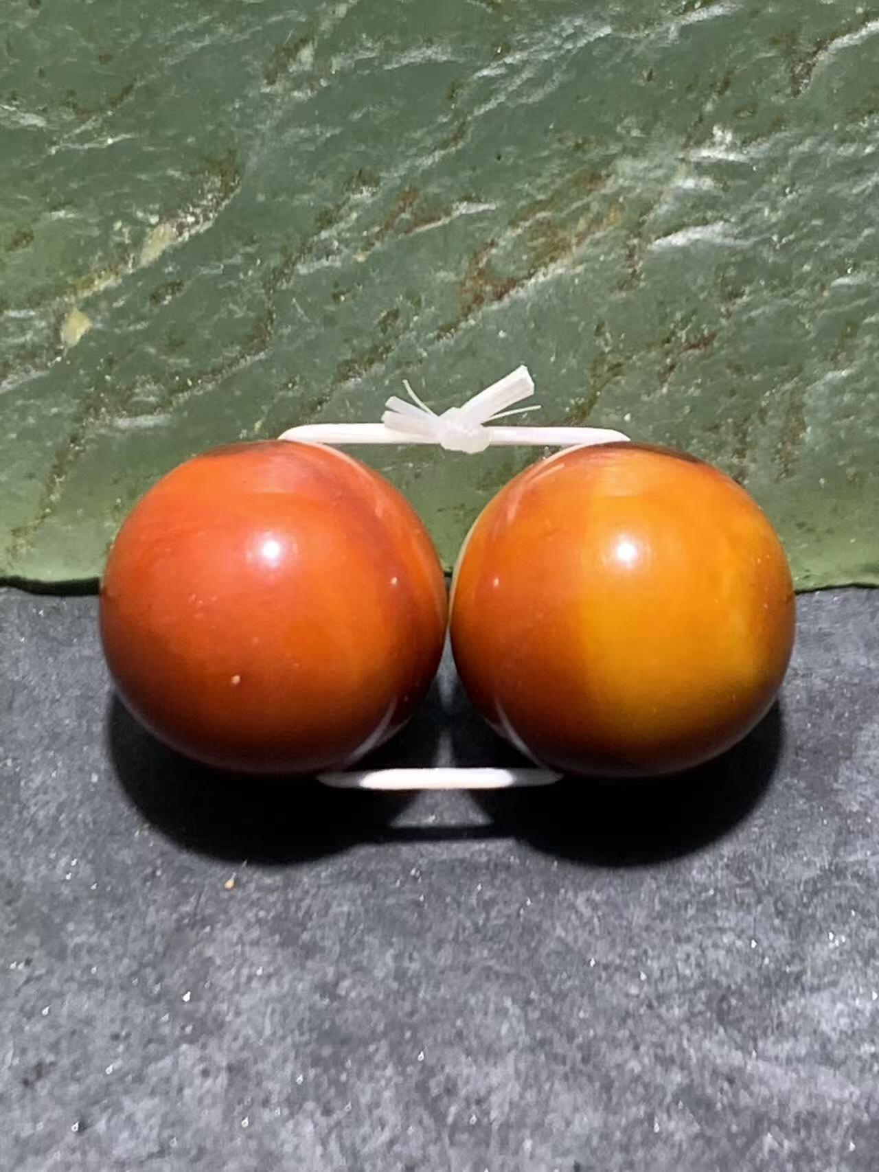 精美高玉化天眼纹缠丝玛瑙腰珠一对！