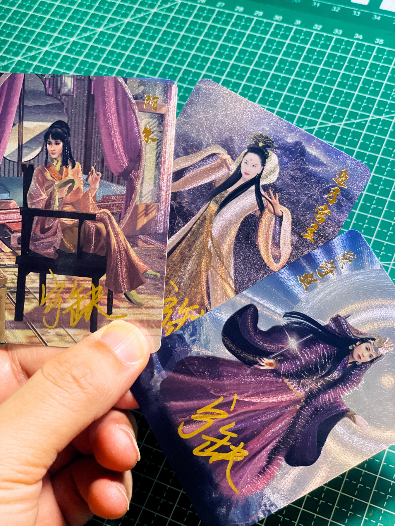 【关注参拍有赠卡】显眼宝32期  9.17日晚21:40结束 【宁缺亲签】 武侠核心角色3张 粗闪工艺 63*88
