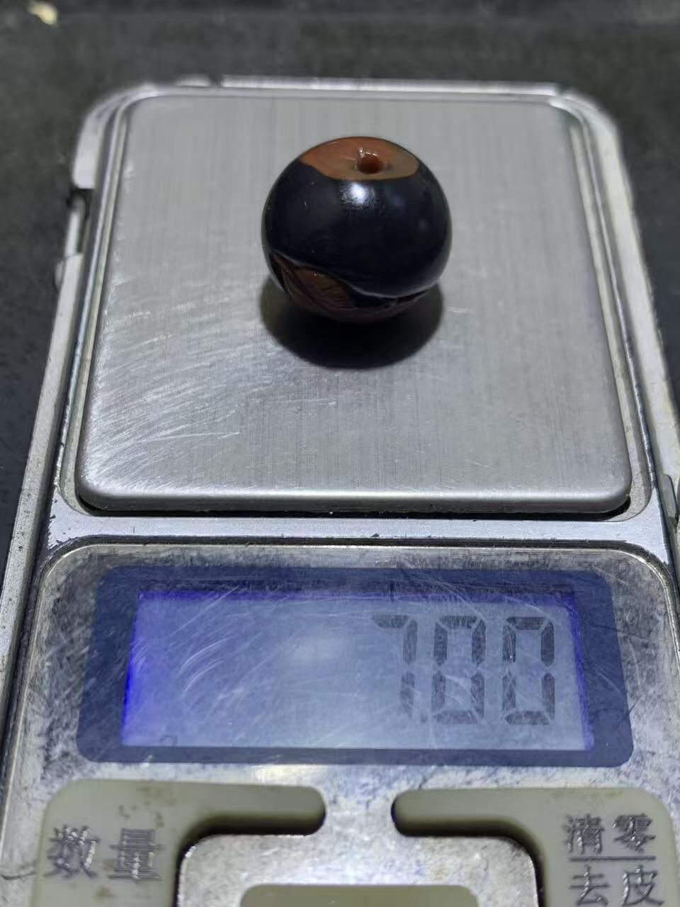 精美战国红玛瑙手工俏色巧雕树叶珠一个