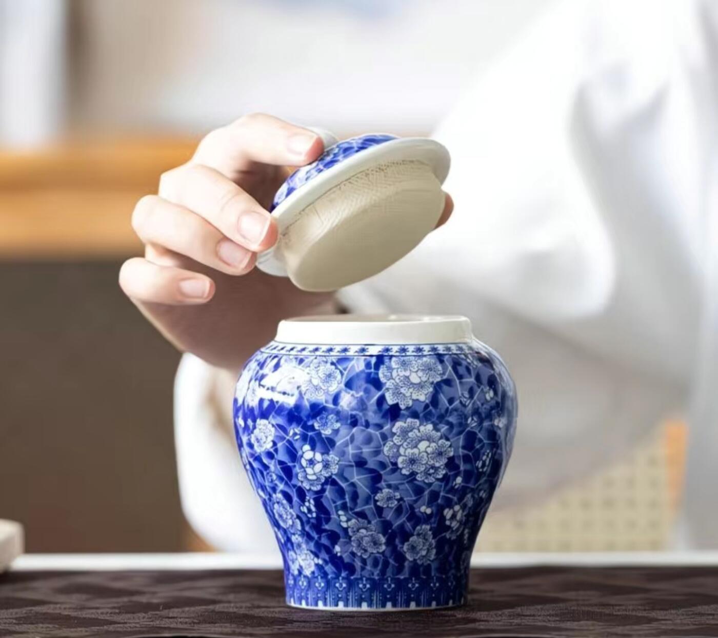 青花瓷将军罐