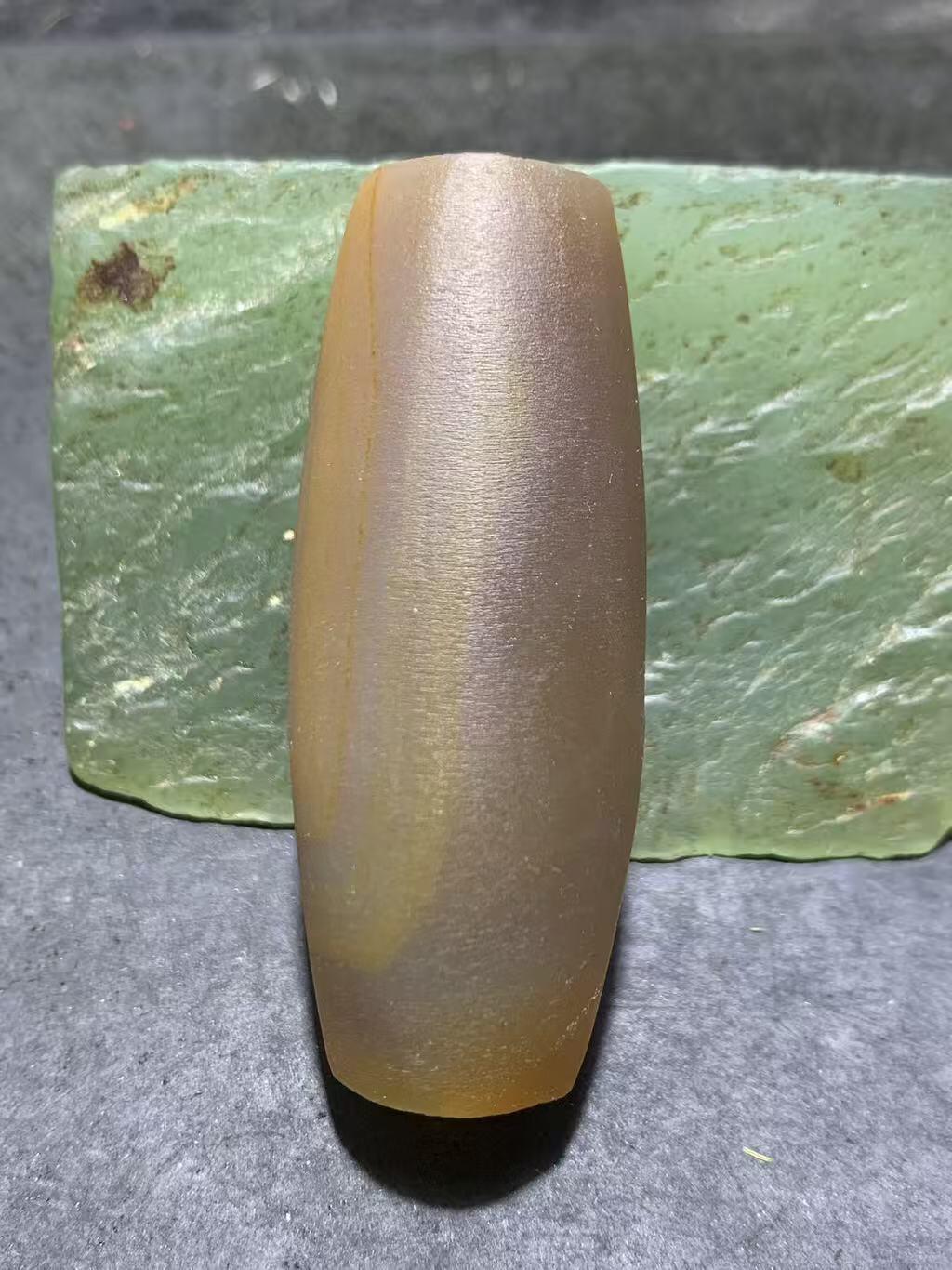 高玉化缠丝玛瑙桶珠，珠坯料一颗，