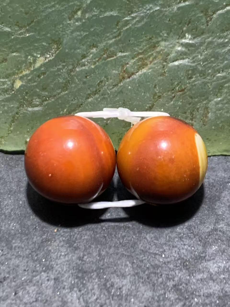 精美高玉化天眼纹缠丝玛瑙腰珠一对！