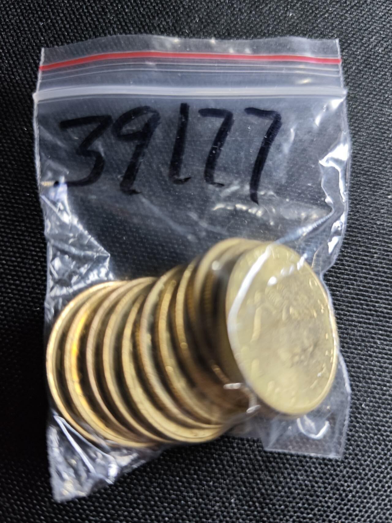 KK钱币收藏小铺 第339场 2月预留时间 周末发货  意大利200里拉铜币一组12枚 都是好品！