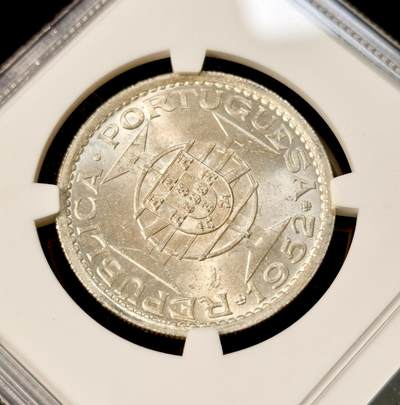 甄臻铺-世界币章拍卖（第34期），送拍享返佣金等优惠多多 NGC-MS64 1952年澳门首发伍圆，卷拆，2枚一组