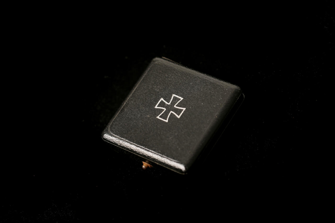 铭记历史！以史为鉴！戎马世界章牌大赏第105期 德章专场 铭记历史！库存极品白油  铜芯  100厂无标一级铁十字勋章 