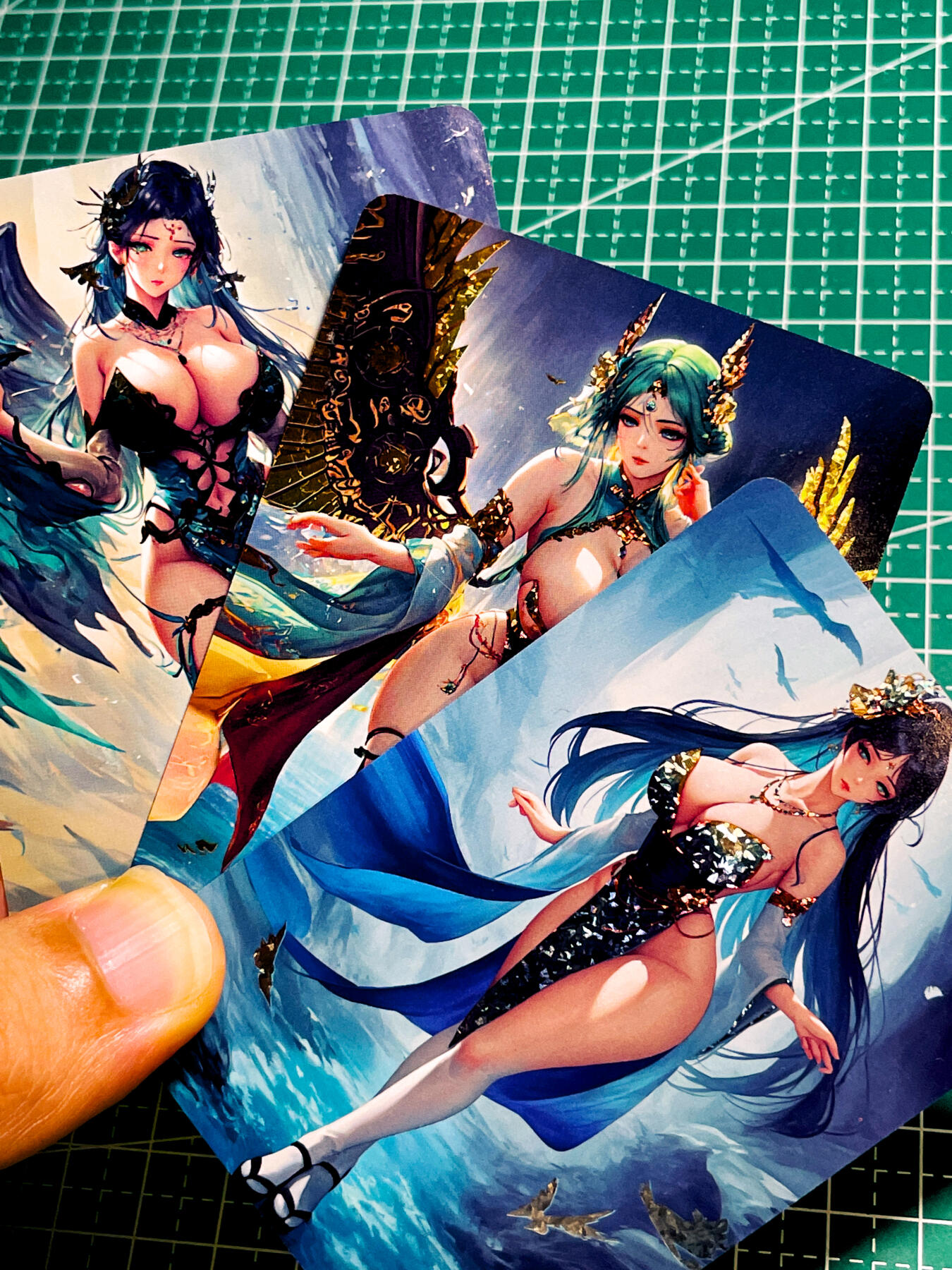 【关注参拍有赠卡】显眼宝32期  9.17日晚21:40结束 女神盛宴美女动漫游戏人物卡散配3张 钻闪工艺 63*88  普通成色 不保完美