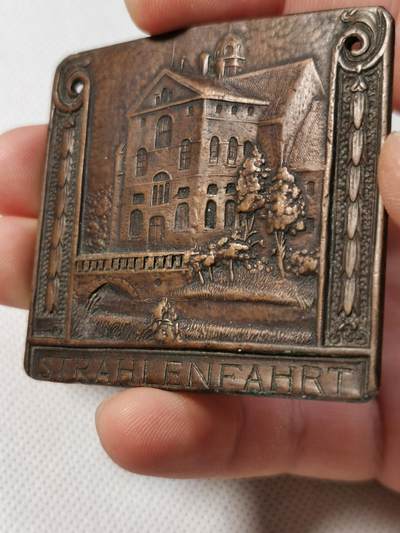 甄臻铺-世界币章拍卖（第34期），送拍享返佣金等优惠多多 德国STRALENFAHRT铜版画，精美浮雕建筑图案
正面是欧式建筑浮雕