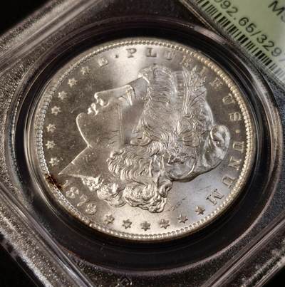 甄臻铺-世界币章拍卖（第34期），送拍享返佣金等优惠多多 PCGS-MS65 美国1879年S版摩根，老绿盒子，PL质感地板，完好盒子少见