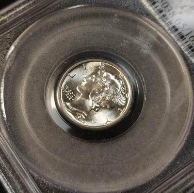 甄臻铺-世界币章拍卖（第34期），送拍享返佣金等优惠多多 PCGS-MS65 美国1942年小飞侠，老盒子