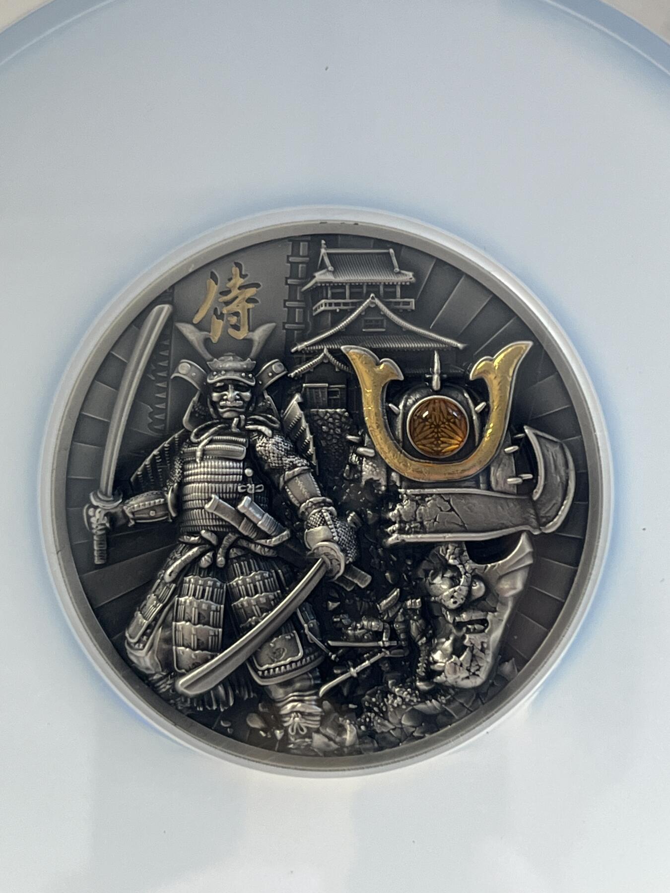 第176期拍卖【长期征集拍品】【欢度国庆中秋双节】 纽埃2019年勇士系列1日本武士2盎司镶嵌琥珀银币NGC-MS70首无盒无证书，999银，发行500枚