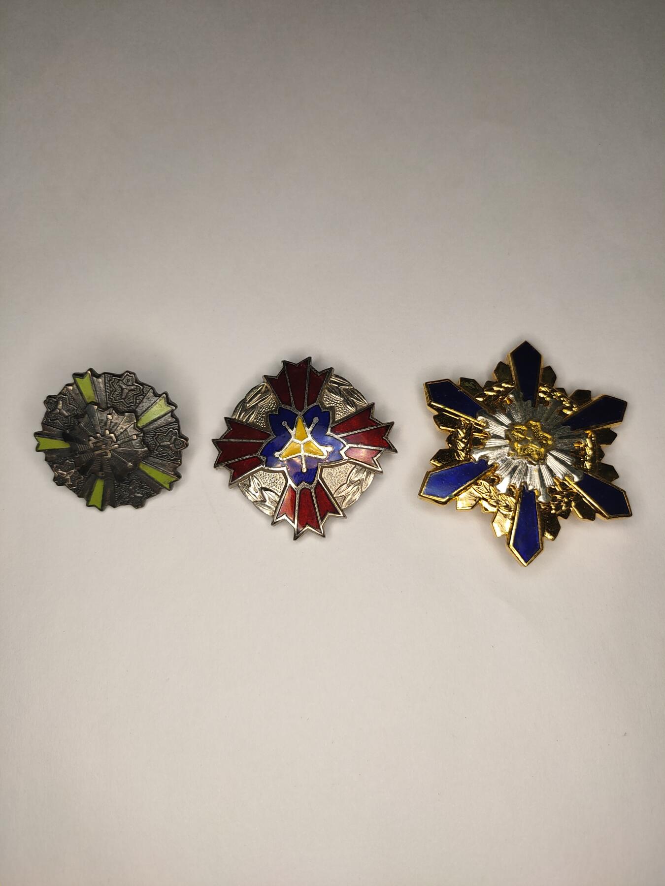 徽章杂项专场 消防功绩章三枚 消防功劳章 消防徽章 珐琅工艺
