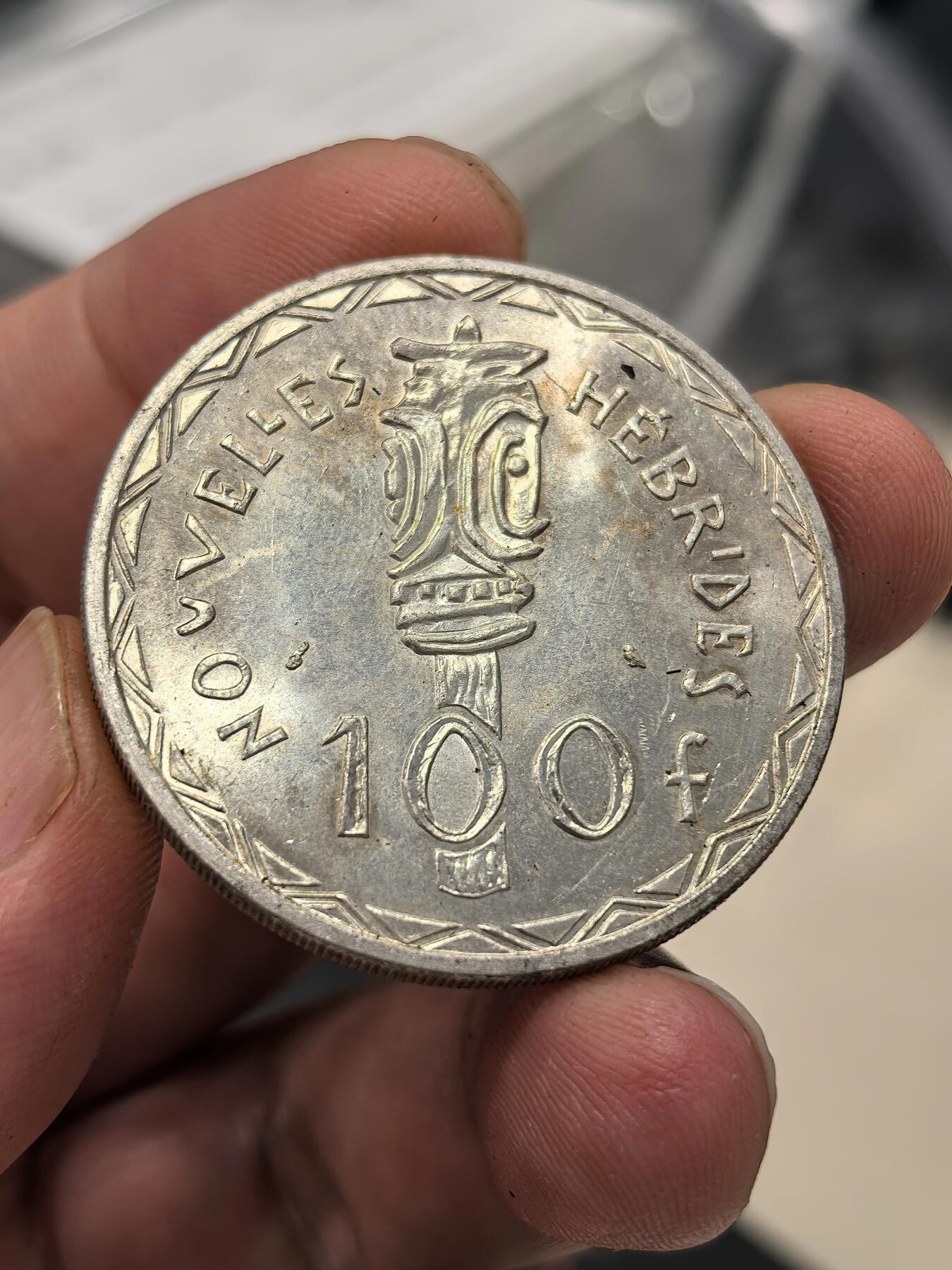 博洋堂世界钱币拍卖第140期（全场包邮） 法属新赫布里底群岛1966年100法郎大银币极品原光ms级别，非常漂亮设计感也很强的一款银币。正面为自由女神头像，背面为土著部落权杖-1