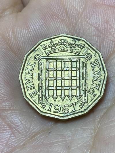 2025年第九十三场(总第一百一十九场）外国好品散币(免佣金) - 英国🇬🇧1967年3便士(伊丽莎白二世青年桂冠第二版，普制币关门年)
