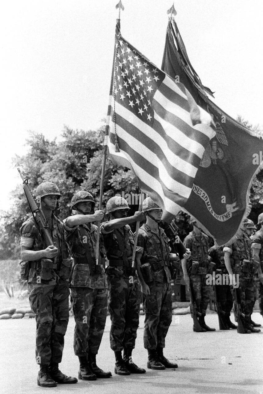 盛世勋华——号角文化勋章邮票专场拍卖第280期 贝鲁特多国部队1982-1984年臂章，代表1982-1984年期间美国、法国、意大利和黎巴嫩维和的多国维和力量，1982年黎巴嫩内战期间，以色列入侵黎巴嫩，巴解组织被围困于贝鲁特。为监督停火与巴解撤离，美国、法国、意大利等国组建多国部队进驻贝鲁特。这支部队虽以维和为初衷，却深陷地区冲突，期间发生多起袭击（如1983年美国兵营爆炸事件），最终于1984年撤离