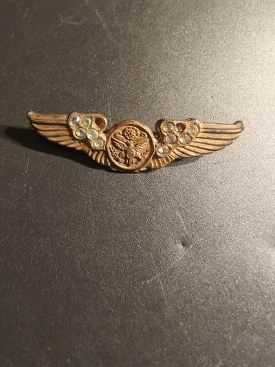 老王徽章第150期 - 美国二战陆军航空兵空勤人员技能章    2英寸   925银镀金镶嵌水钻    军官高级定制版    横针版