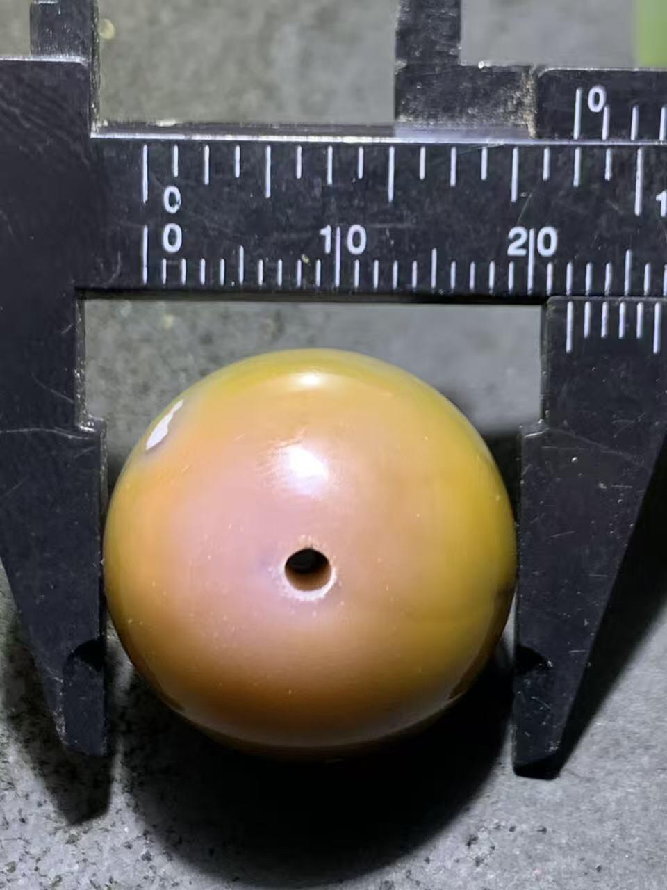 精美罕见高玉化冻料鱼籽纹战国红玛瑙圆珠一颗