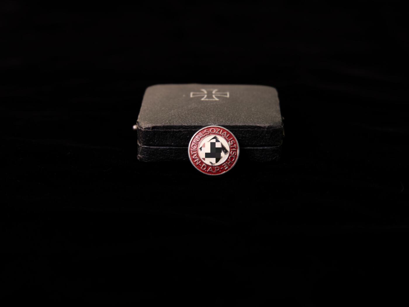 铭记历史！以史为鉴！戎马世界章牌大赏第105期 德章专场 铭记历史！德三国家社会主义党徽 铝制 背打厂标