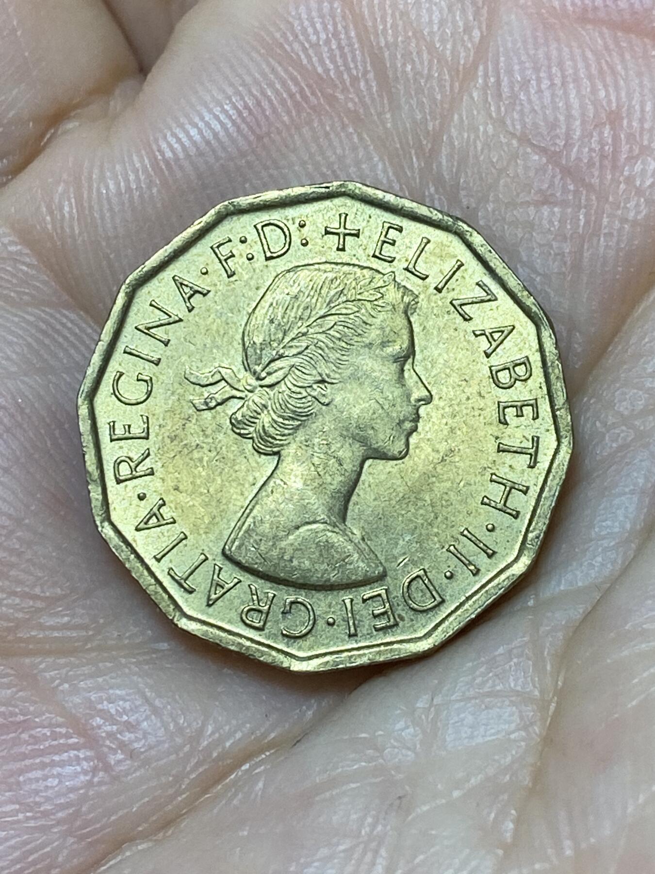 2025年第九十三场(总第一百一十九场）外国好品散币(免佣金) 英国🇬🇧1966年3便士(伊丽莎白二世青年桂冠第二版)