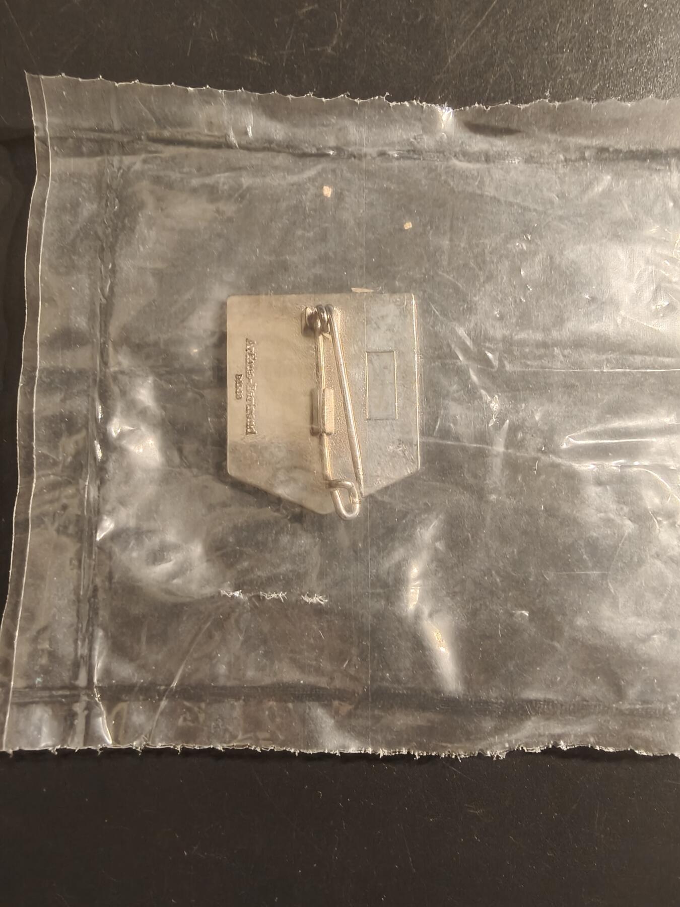 老王徽章第150期 喀麦隆第13工兵团证章    原袋