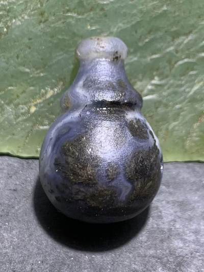 精美罕见亚光蓝白玉髓九眼页岩一体佛头三通一颗 - 精美罕见亚光蓝白玉髓九眼页岩一体佛头三通一颗