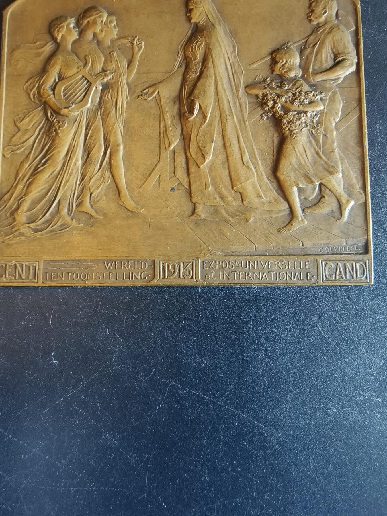 老王徽章第150期 1913年比利时根特世博会方形大铜章    名作    带盒子     尺寸70×65mm    重量111.6g 