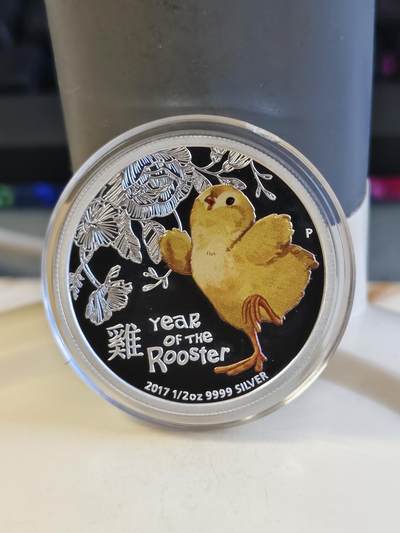 第176期拍卖【长期征集拍品】【欢度国庆中秋双节】 - 图瓦卢2017年中国生肖宝宝系列鸡宝宝彩色纪念银币，999银，发行7500枚，有氧化