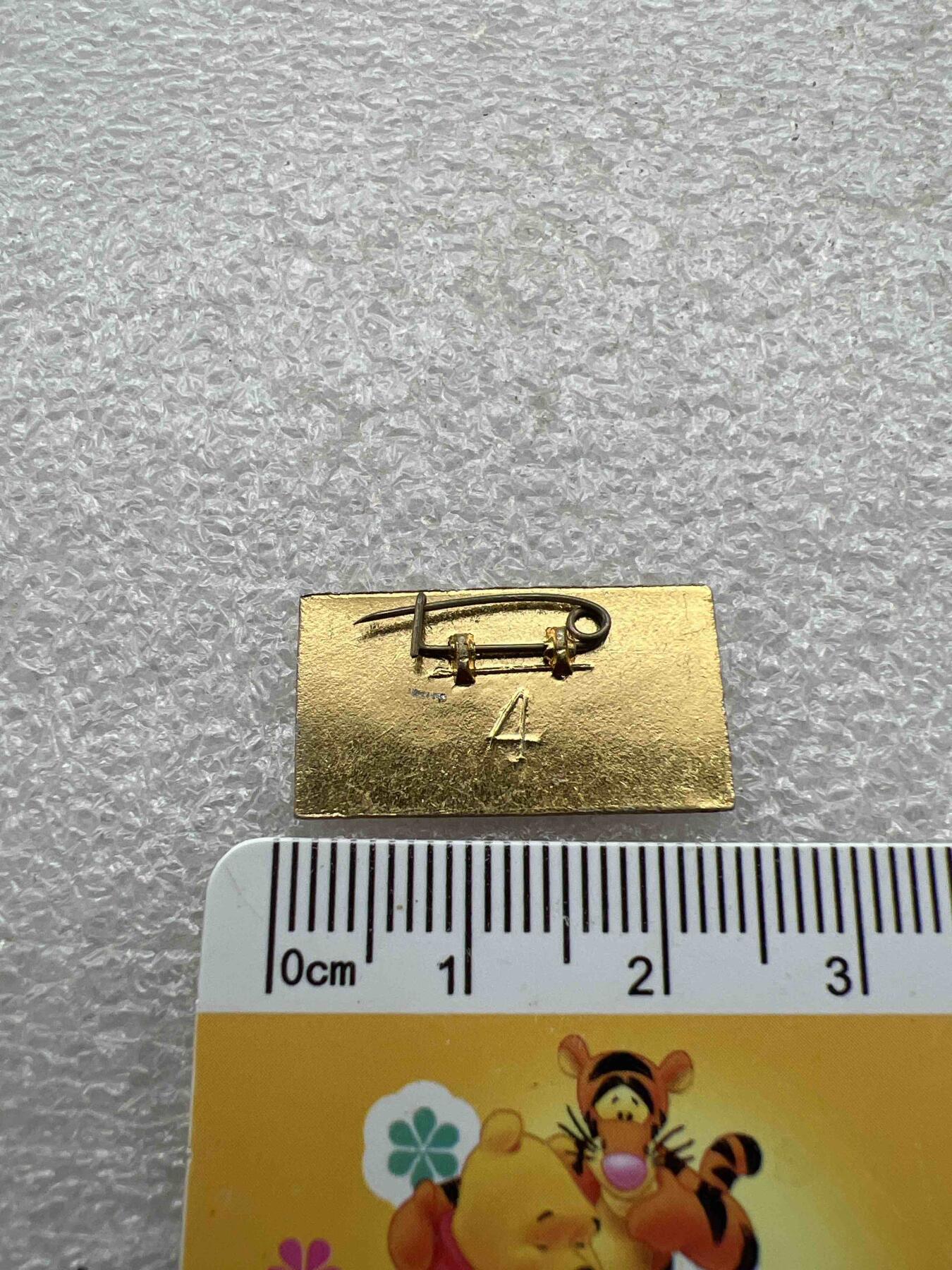 真品毛主席像章、纪念章 真品毛主席像章、纪念章