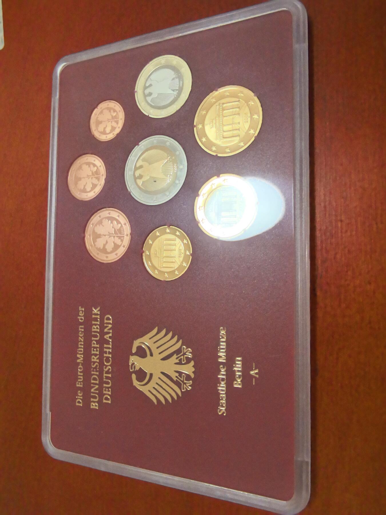 长老汇蛇年精选第四十九场拍卖 2005A德国8枚精制套币，面值3.88欧元，原厂外纸