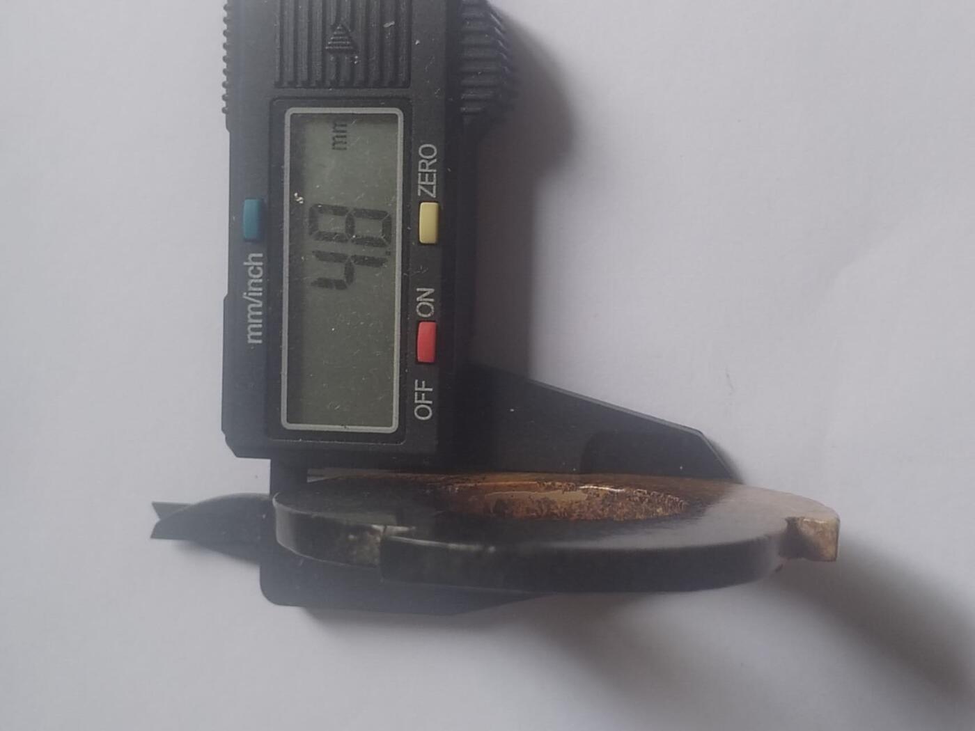 综合 古玉旋几。微瑕疵。