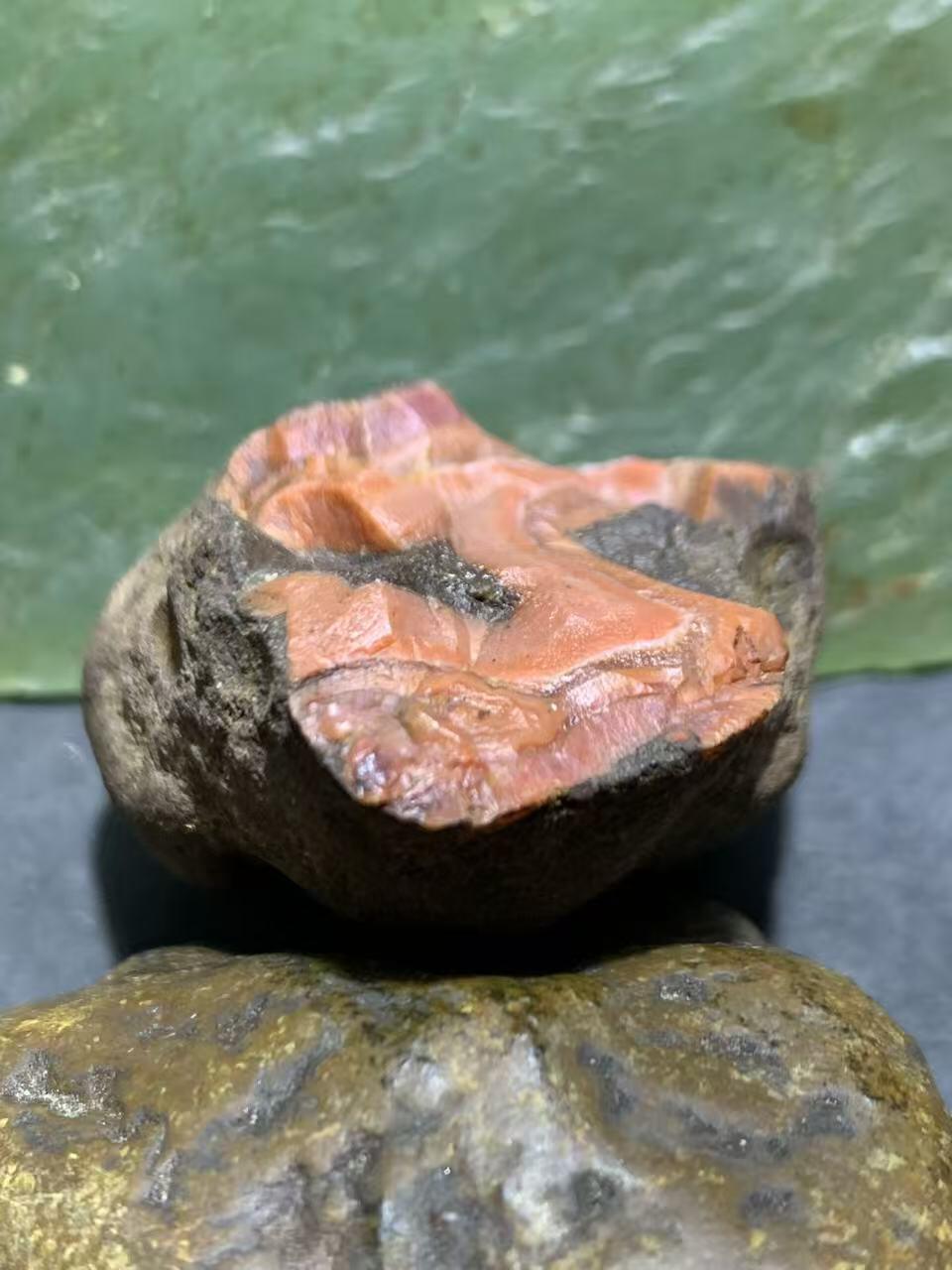 精美铁皮开窗料南红玛瑙原石一颗，