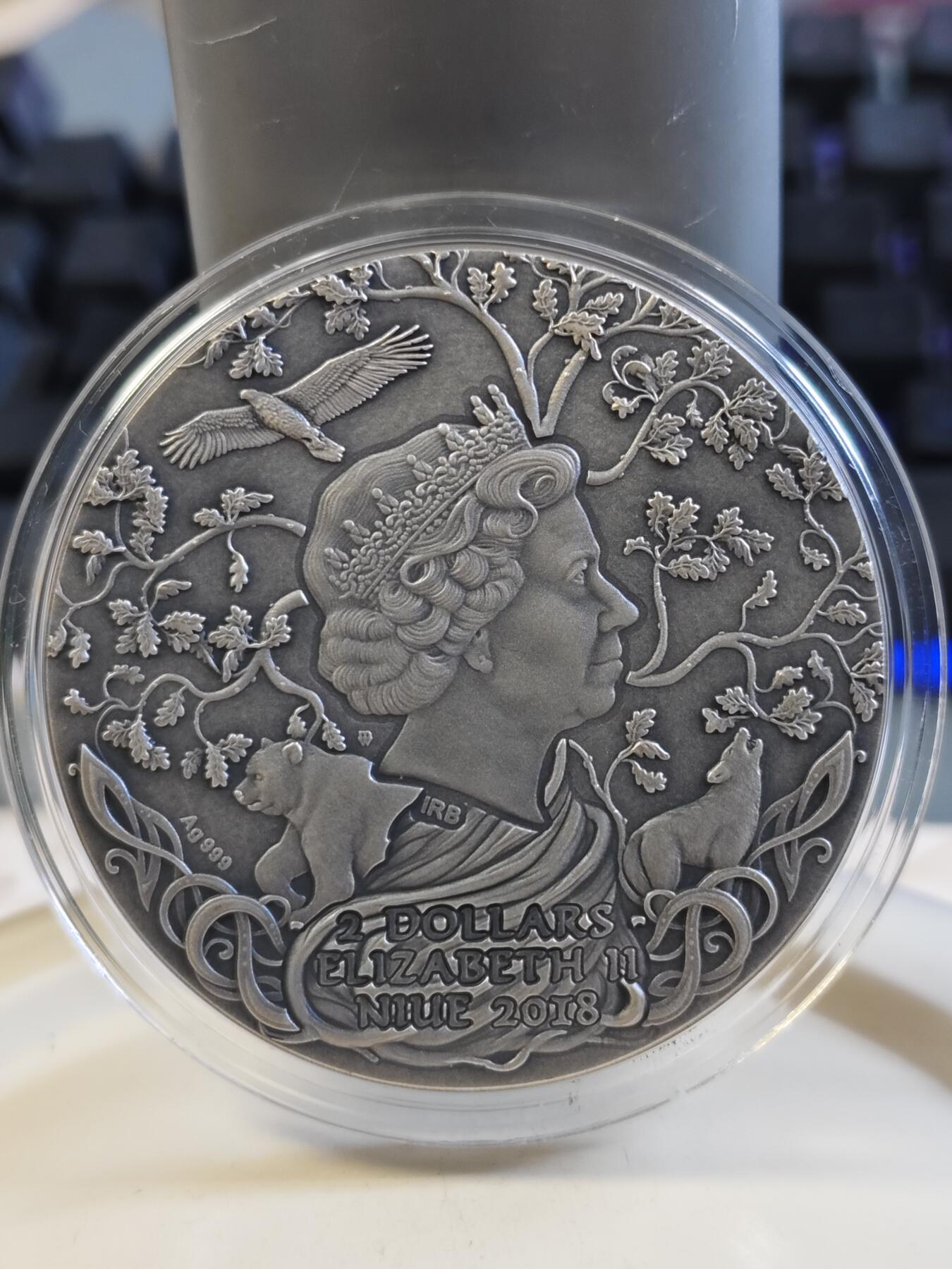第176期拍卖【长期征集拍品】【欢度国庆中秋双节】 纽埃2018年斯拉夫之神系列雷神佩龙镶嵌木头银币，999银，发行500枚