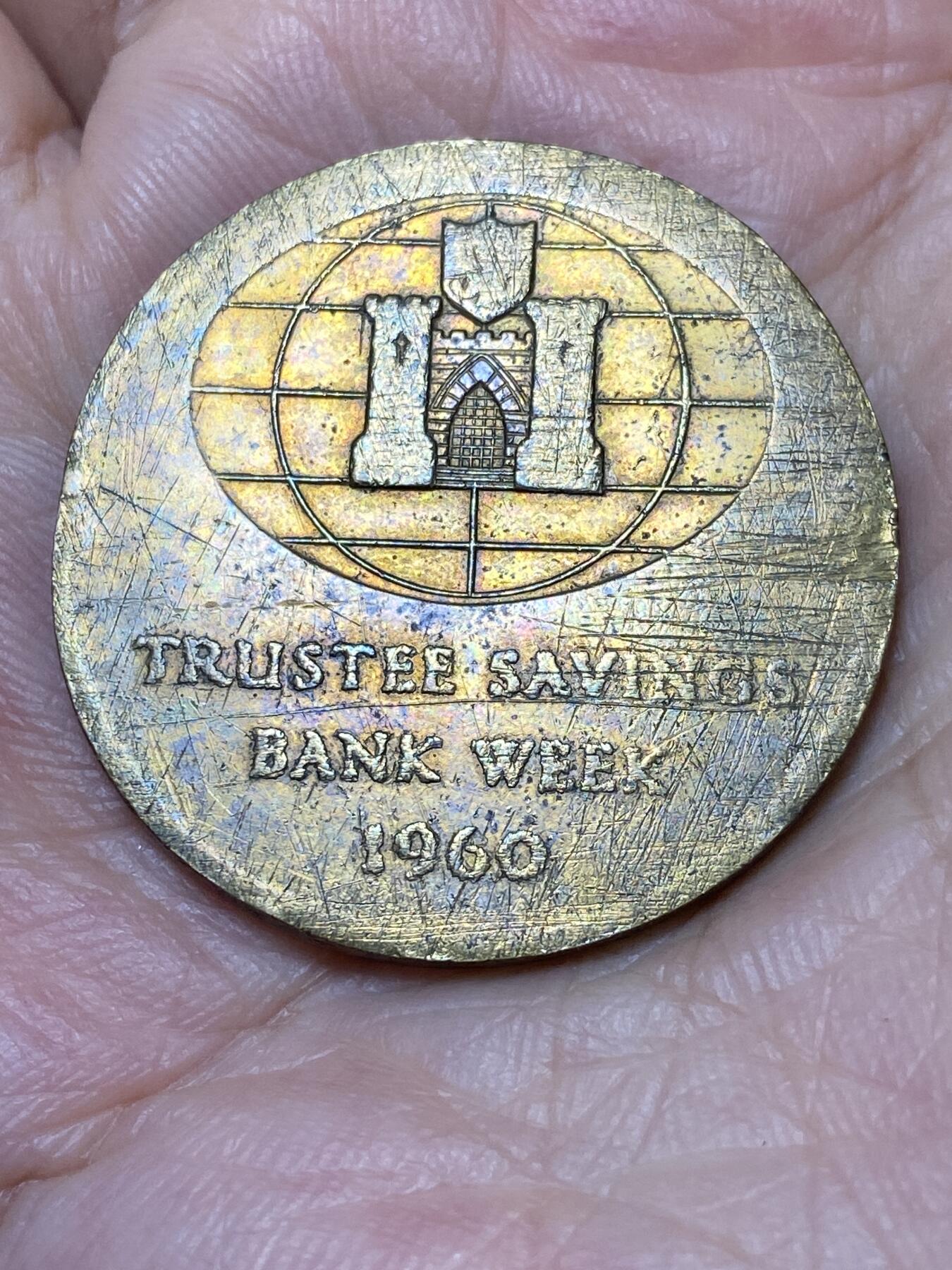 2025年第九十三场(总第一百一十九场）外国好品散币(免佣金) 英国🇬🇧1960年信托储蓄银行纪念章(正面是银行创始人之一亨利·邓肯头像，背面是银行周纪念活动)