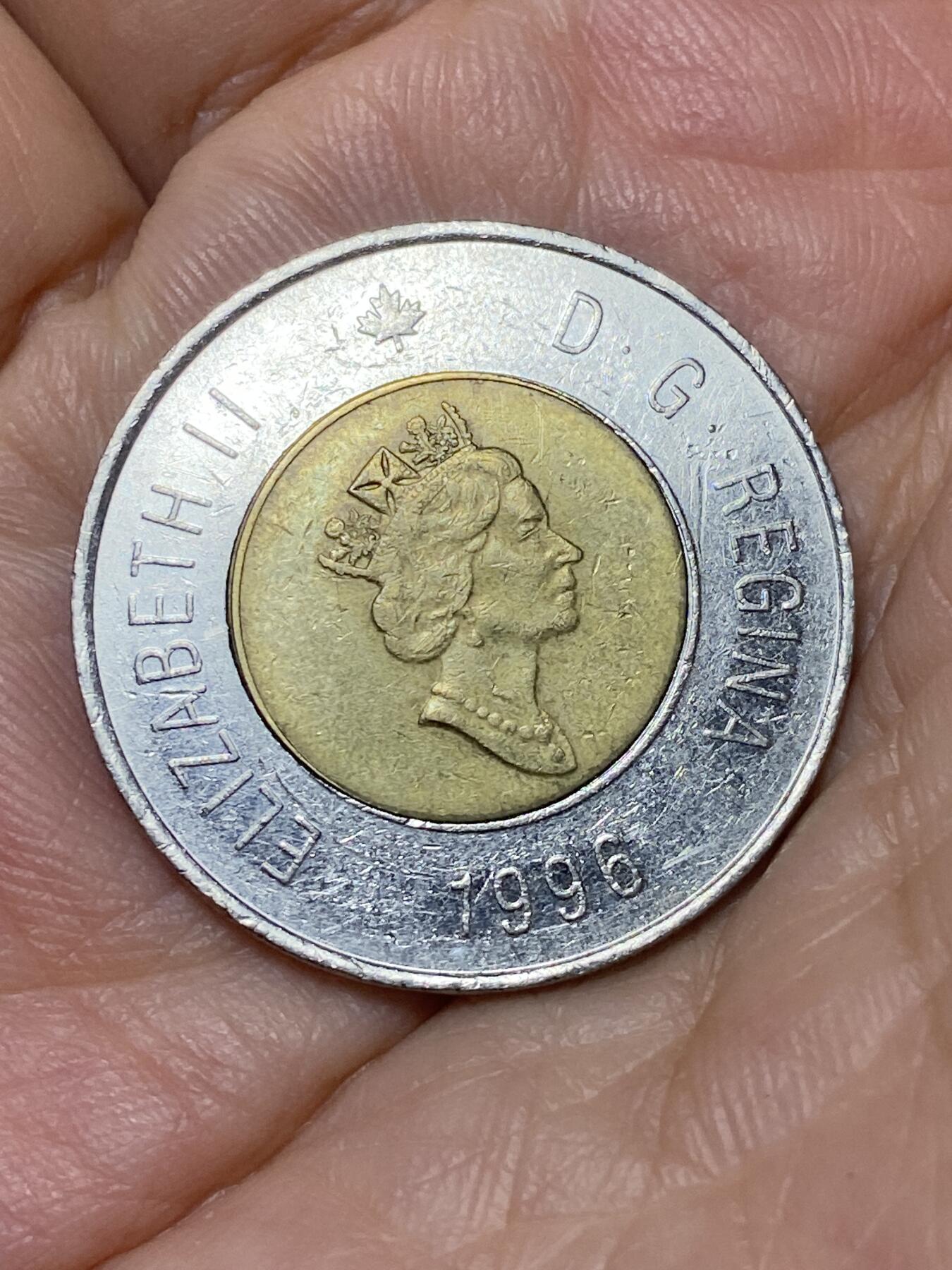 2025年第九十三场(总第一百一十九场）外国好品散币(免佣金) 加拿大🇨🇦1996年2元(伊丽莎白二世中年高冠，第一版首发年)