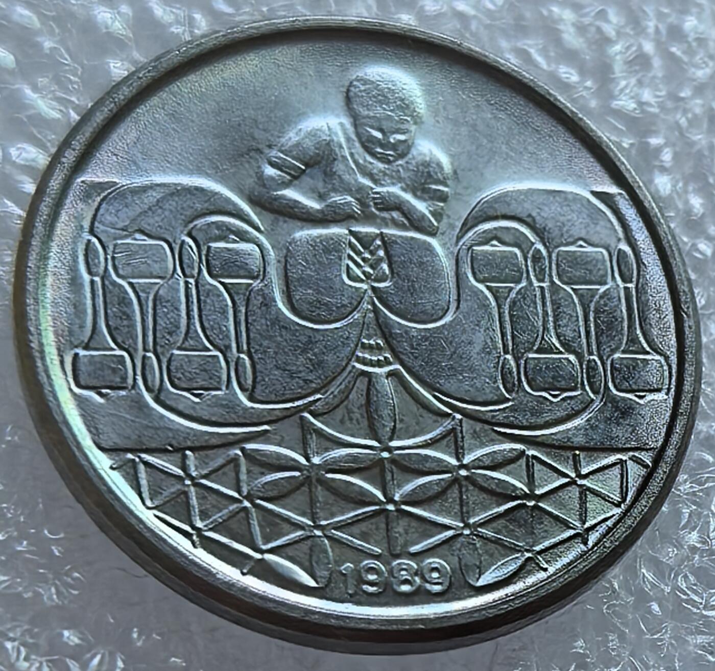 外国优质老铜币纪念币银币，周六九点倒数截拍，可寄存半年满百包邮，周日发货,，喜欢朋友微信扫描二维码可直接参拍 预展，待描述标题