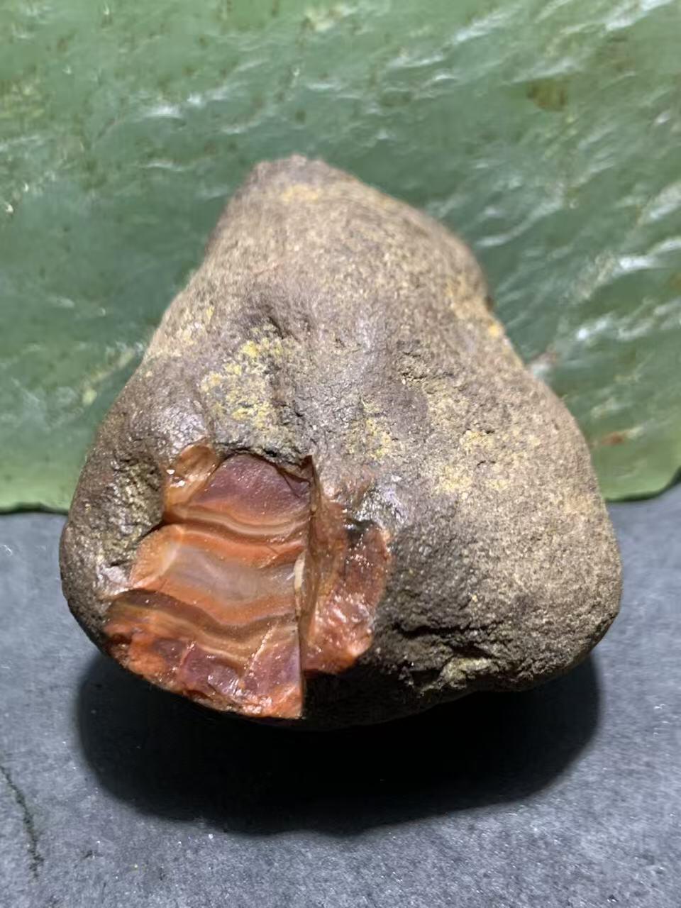 精美铁皮开窗料南红玛瑙原石一颗，