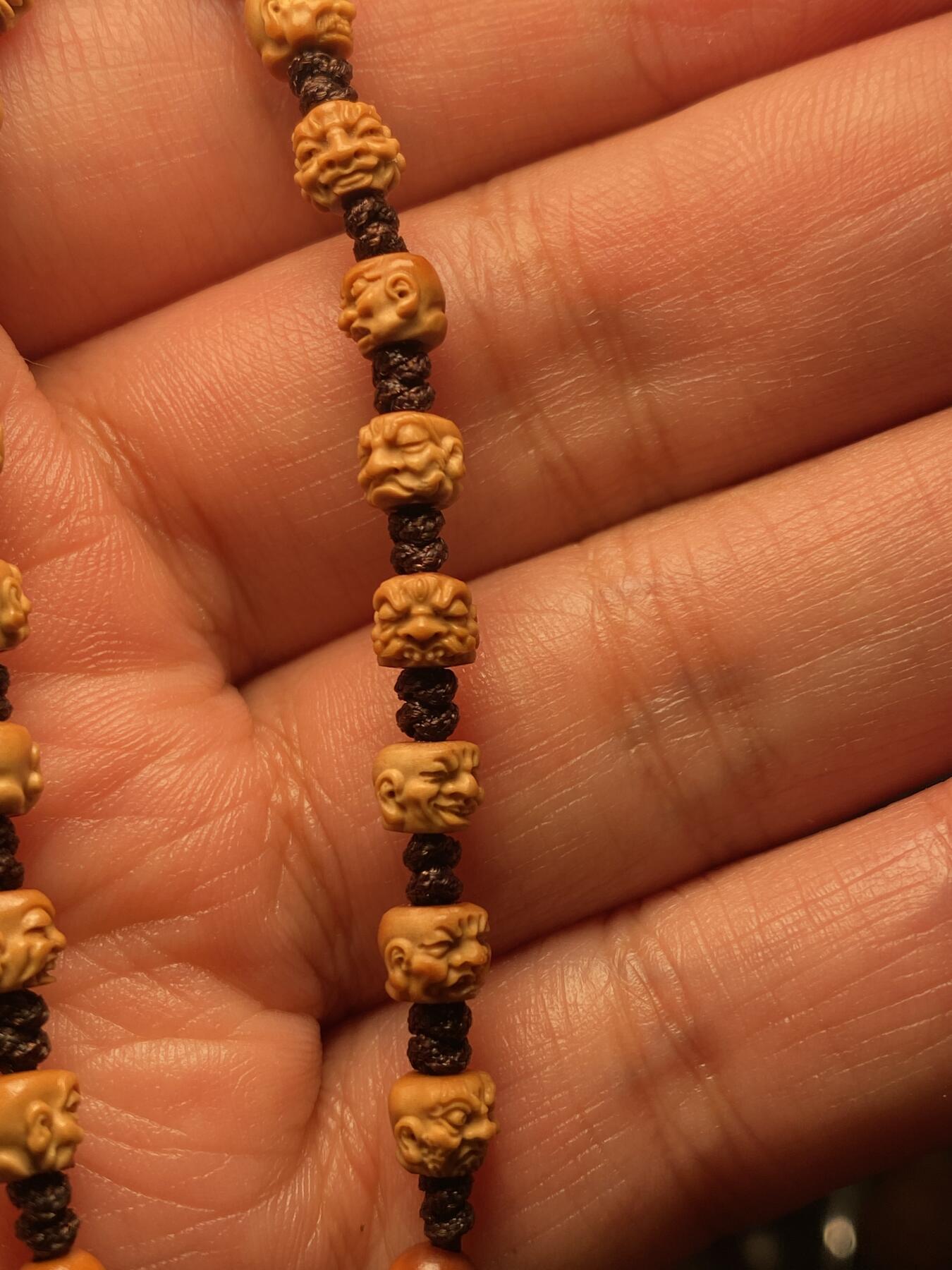 苏工核雕手作与你有缘 苏工核雕，核尖十八罗汉，个性好玩，写实风格，喜欢的来价不贵，尺寸0。53