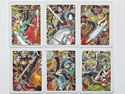 白泽拍卖卡牌手绘专场第25期 - 2025 昆仑万象 梁山五虎将特卡 6张 五虎将+董平霸妻054/099 关胜012/066，林冲009/066，秦明008/066，呼延灼003/066，董平009/066 权迎东亲签 粗闪 卡夹封装
