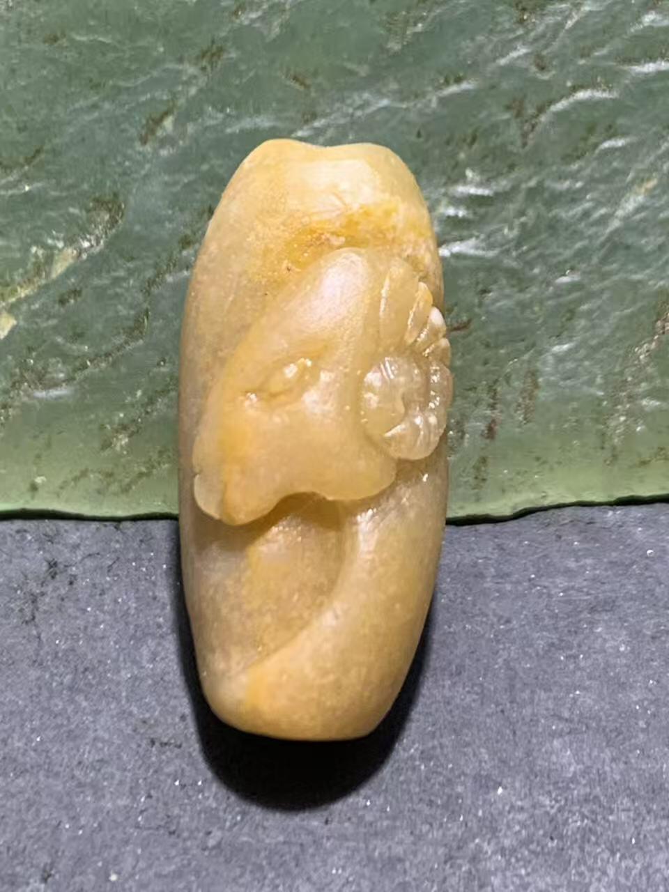 精美亚光高玉化冻料战国红玛瑙手工俏色巧雕领头羊随形桶珠一个