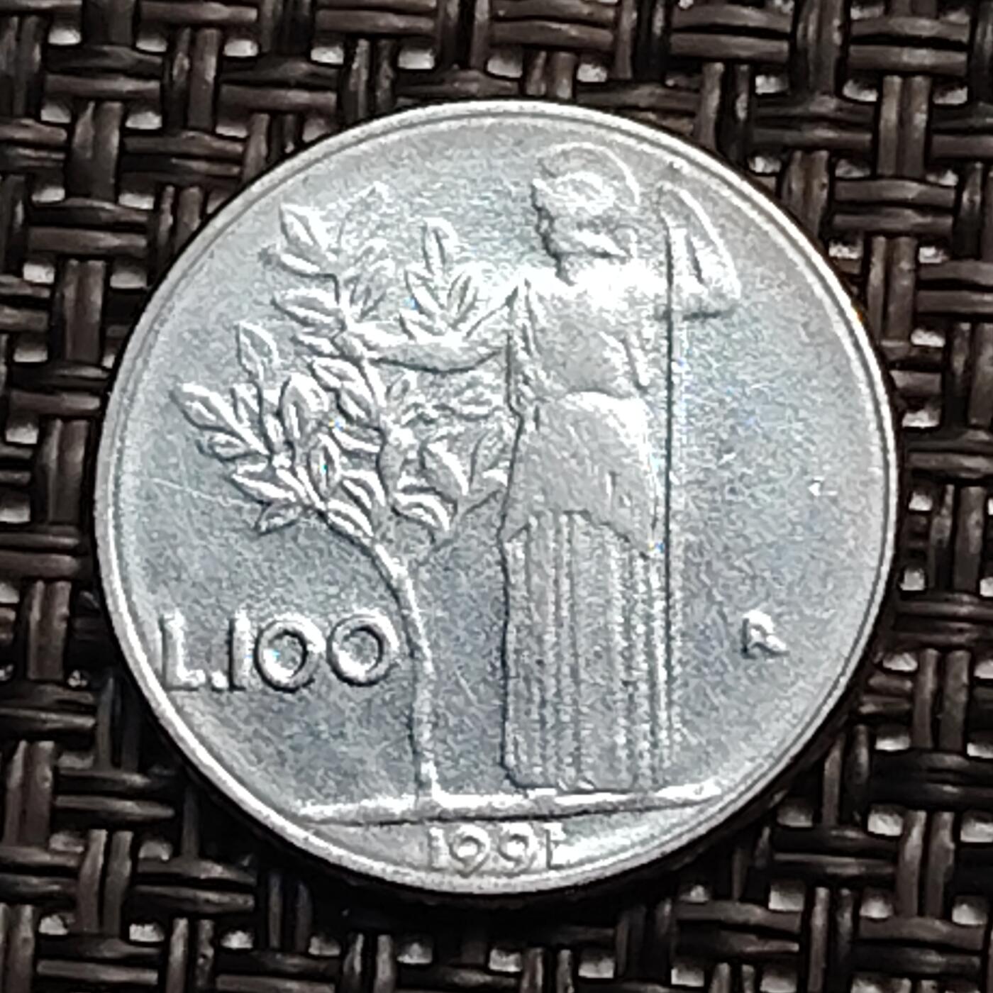 布加迪🐬～世界钱币(上海)🌾第 244 期 /  各国套币和散币 意大利🇮🇹 1991年 100里拉 小版