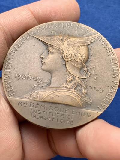 《竞宝斋》第420场 周日，周一，周二  3场连拍 （全场包邮） 名家罗蒂作 法国奥兰基础教育奖章 64.5克 49.5mm 丰饶角铜标 带盒