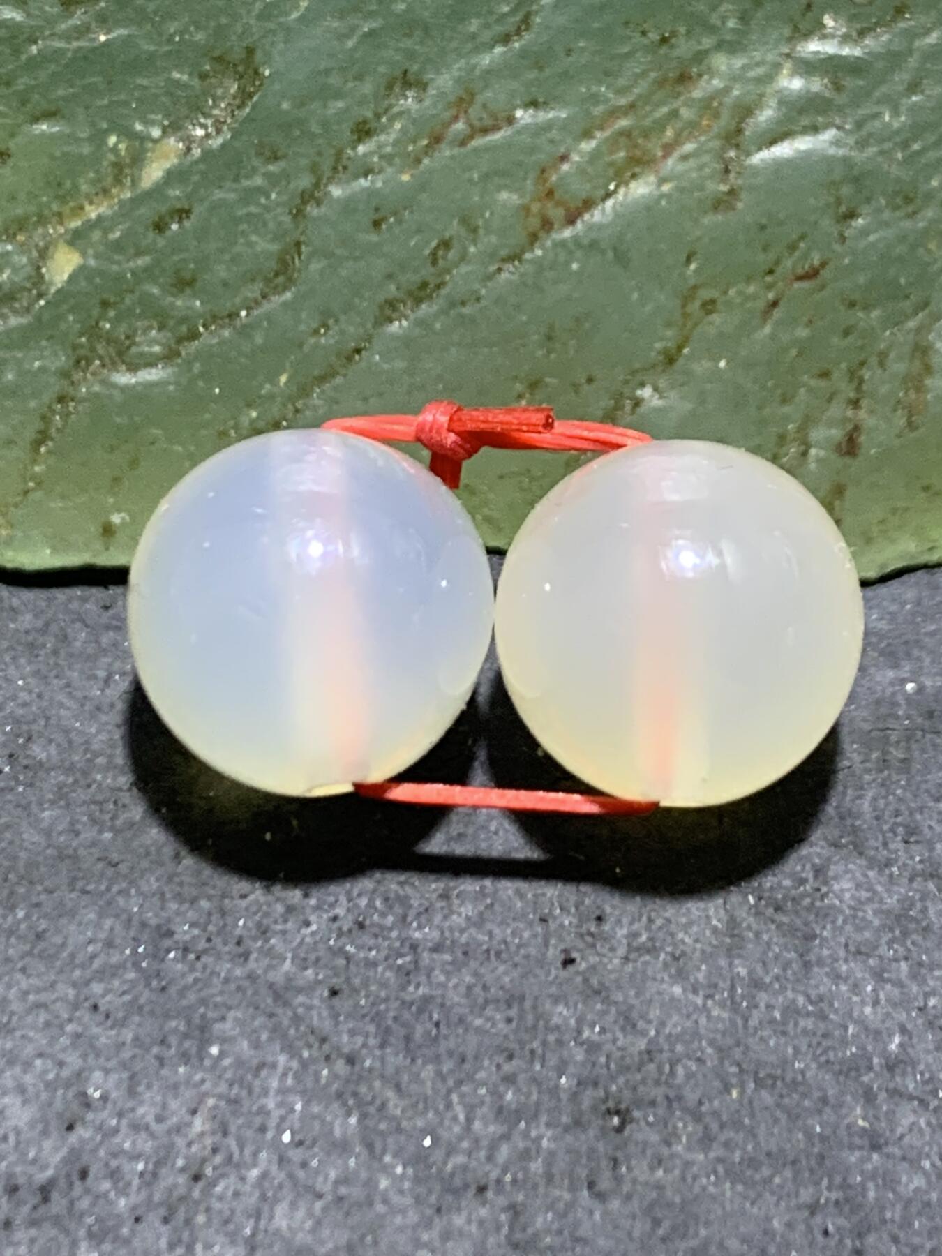 放福利！精美荔枝冻腰珠一对，