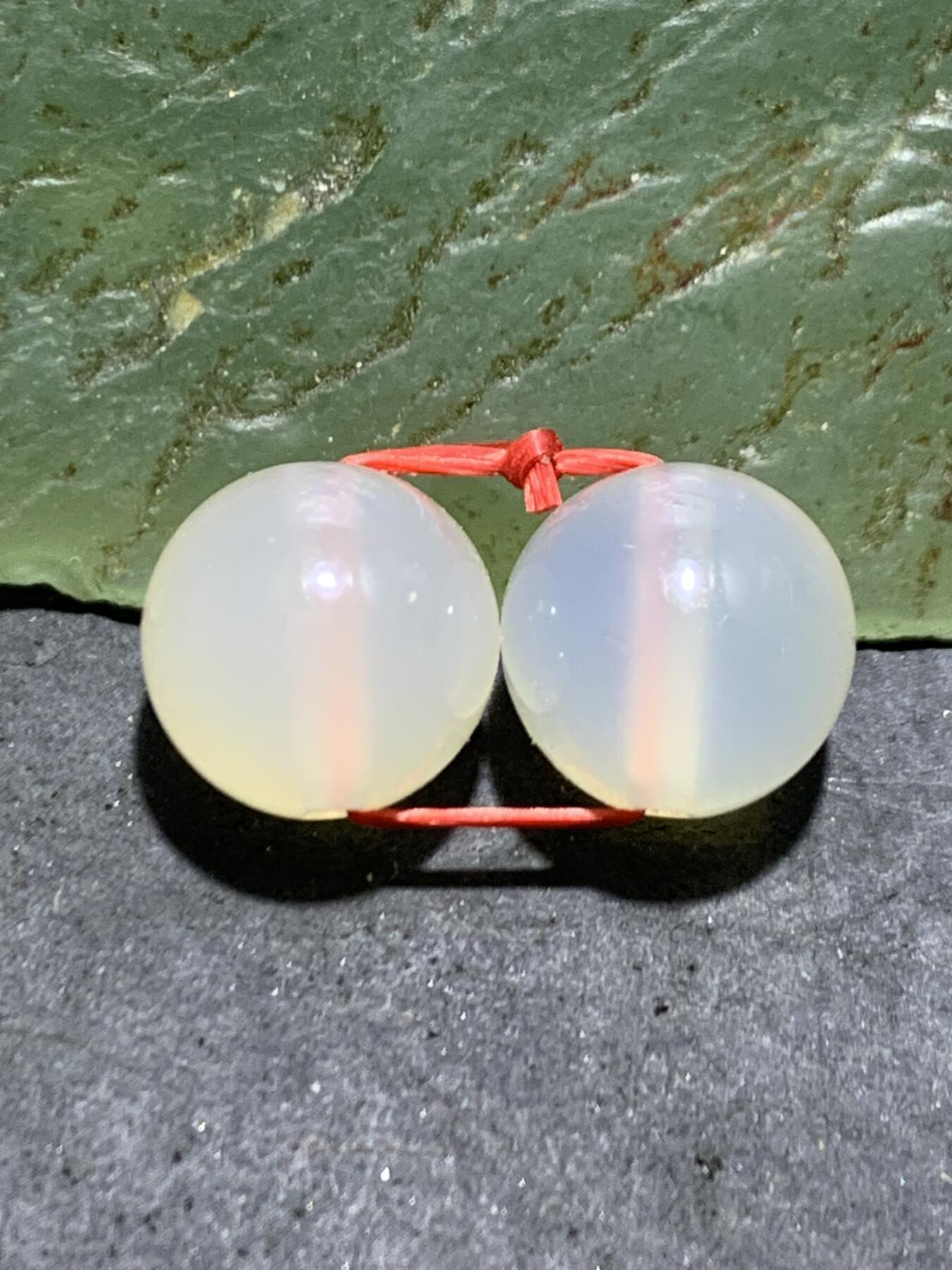 放福利！精美荔枝冻腰珠一对，