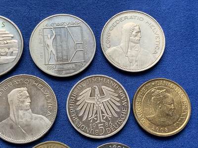 《竞宝斋》第420场 周日，周一，周二  3场连拍 （全场包邮） 12枚一组 外国硬币 细节见图