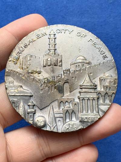 《竞宝斋》第420场 周日，周一，周二  3场连拍 （全场包邮） 三枚一组 外国铜章 总重约340.1克 59-69.8mm